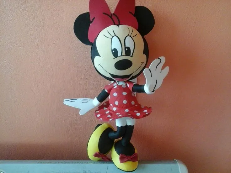 fofuchas on Pinterest | Minnie Mouse, Foam Crafts and Goku