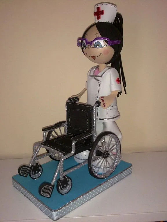 Fofucha enfermera con silla de ruedas | Dekorgumi | Pinterest