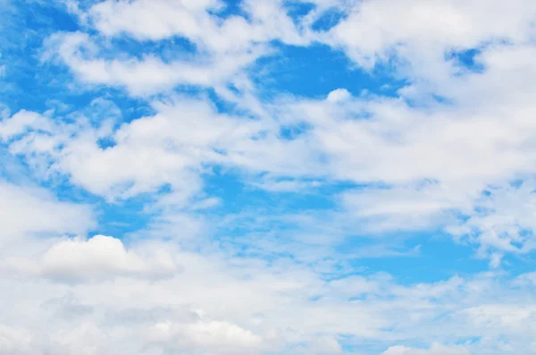 Fondo hermoso cielo azul nublado — Foto stock © zmkstudio #8060956