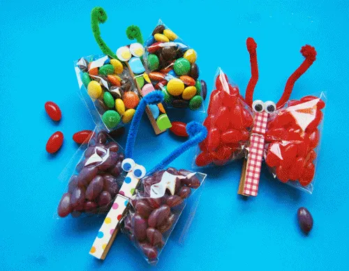 Paquetes de 'chuches' en forma de mariposa | Fiestas infantiles y ...