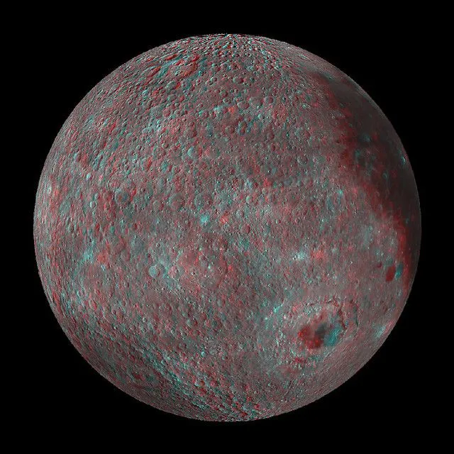 Foto de: La cara oculta de La Luna - 3D - rojo/cian | EITB Fotos ...