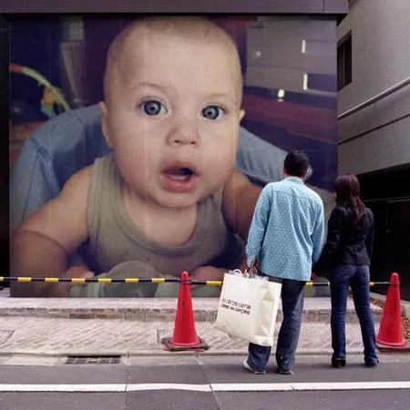 Fotomontajes de las fotos de tu bebé con PhotoFunia