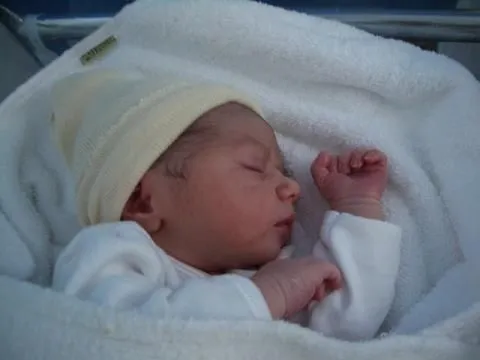 Fotos de bebés morenos recién nacidos - Imagui Fotos de bebés morenos recién nacidos - Imagui
