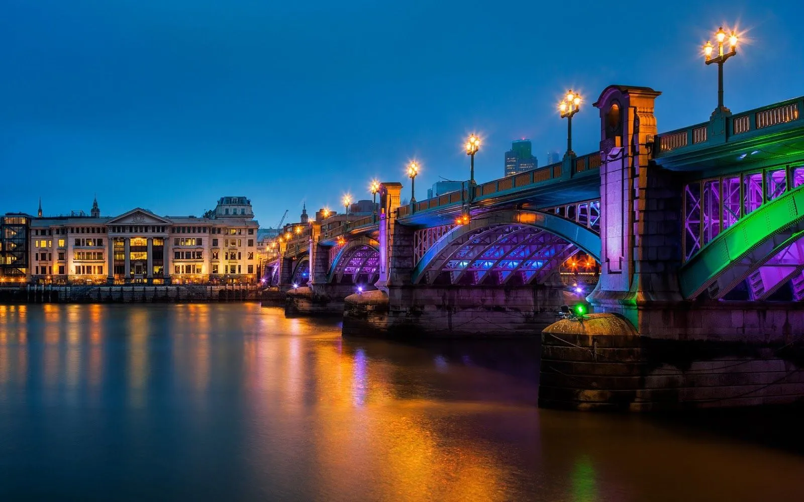 Fotos de La Ciudad de Londres en la Noche | Fotos e Imágenes en ... Fotos de La Ciudad de Londres en la Noche | Fotos e Imágenes en ...
