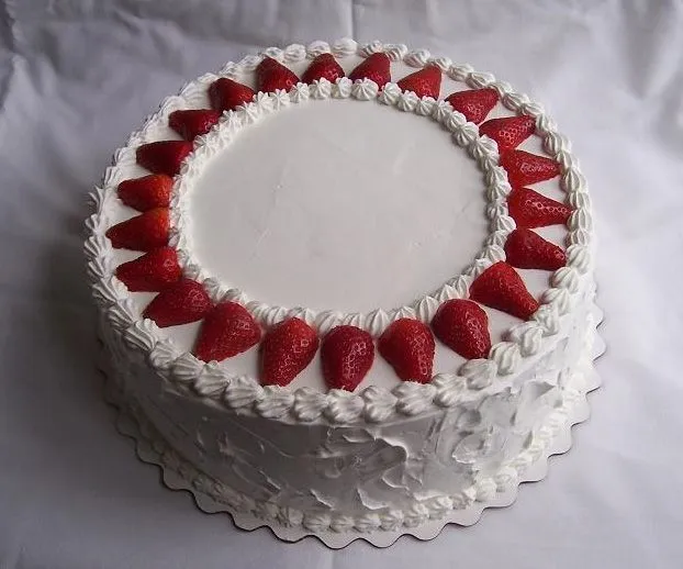 Imagenes de decoración de tortas con crema chantilly - Imagui