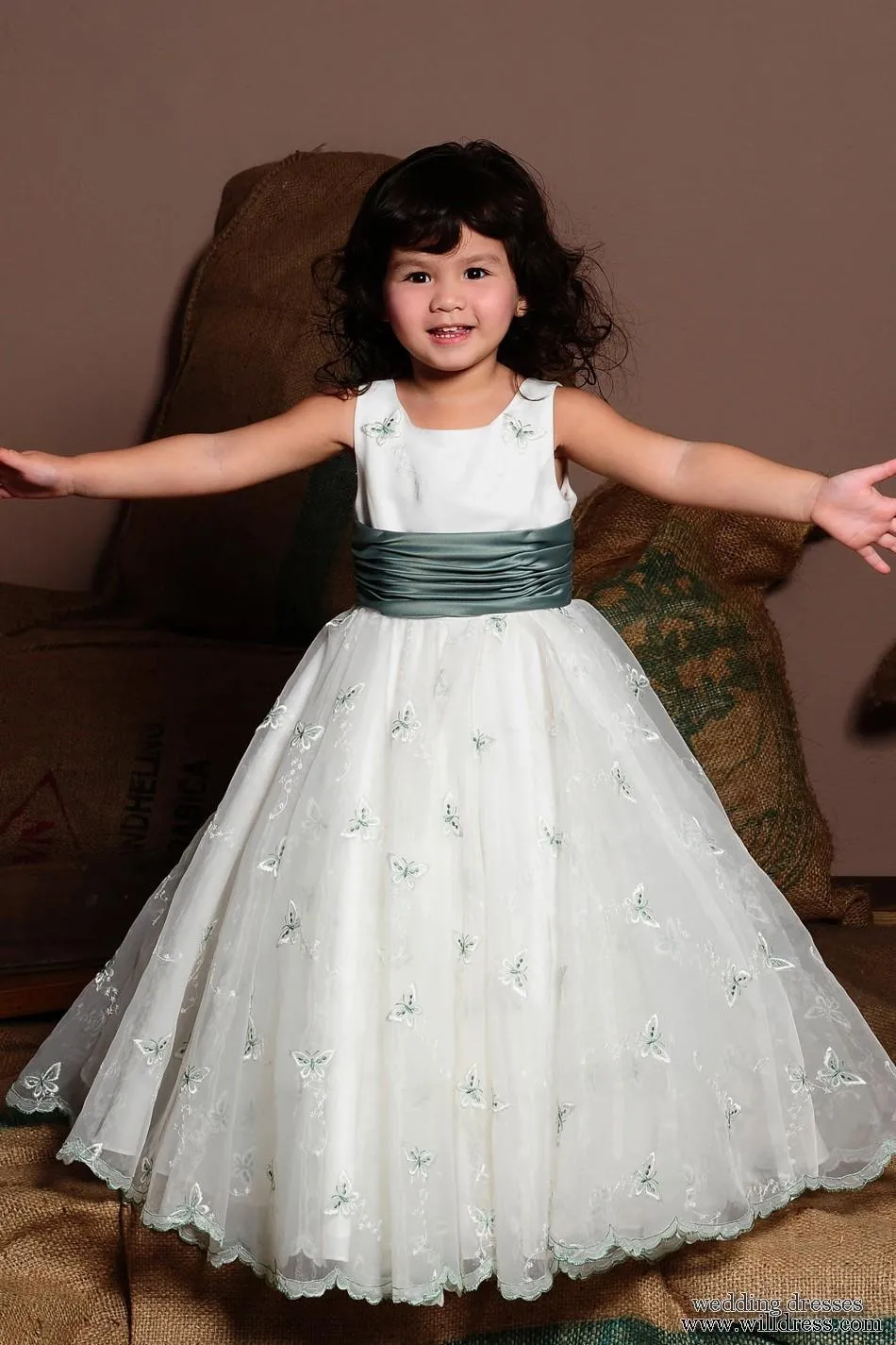 Fotos de vestidos para niñas- Cortejo de bodas - Paperblog