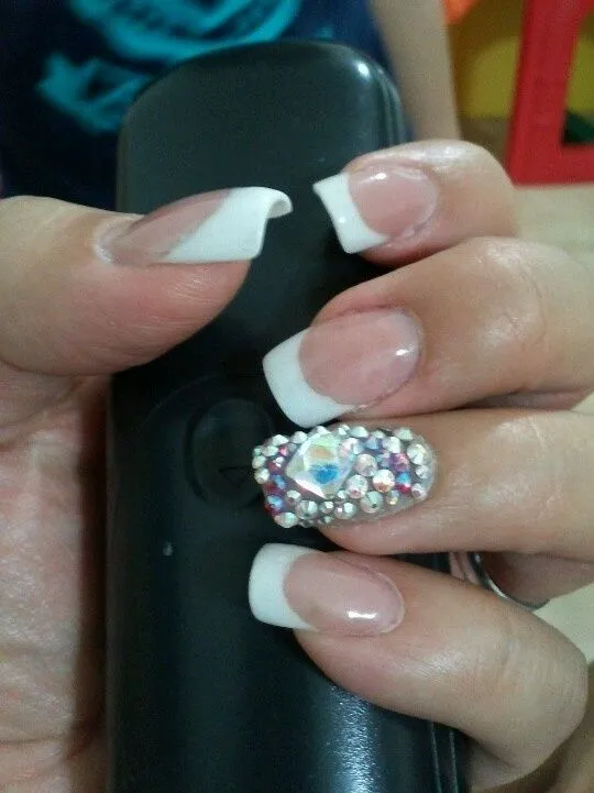 French nails with crystal swarovski | Ideas d color y diseños d ...