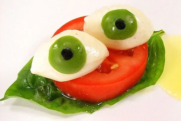 Con las frutas y verduras se puede hacer arte: Un tomate con ojos ...
