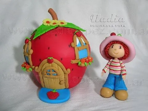 Souvenirs de frutillita bebé en porcelana fria - Imagui