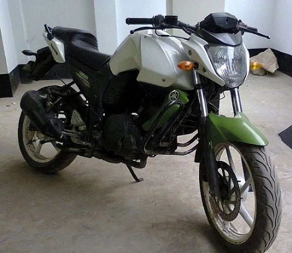 FZS - White - with Kicker Modified Genuin Paper-5000km run | ClickBD FZS - White - with Kicker Modified Genuin Paper-5000km run | ClickBD