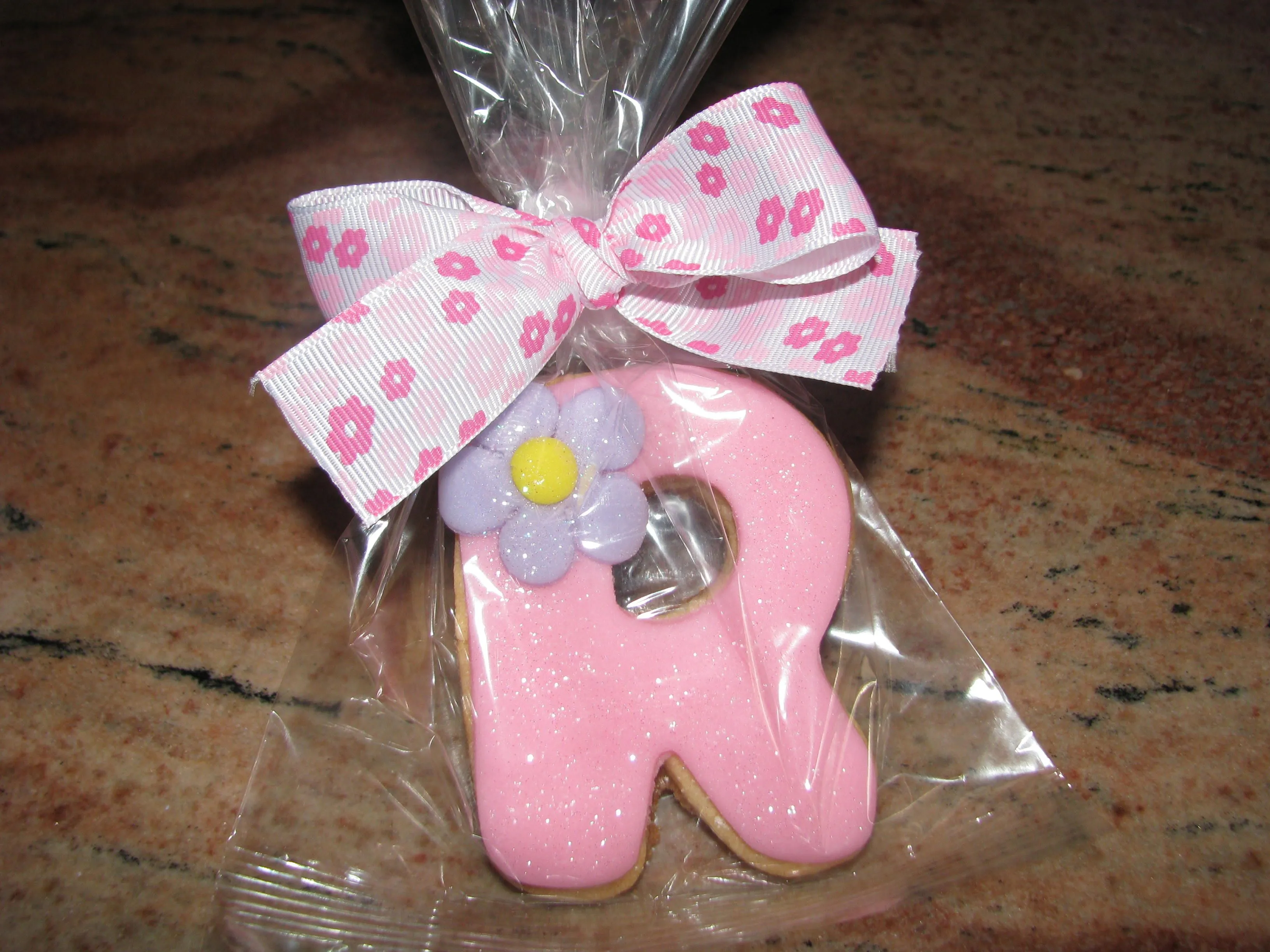 Galletas decoradas en forma de Letras « Dreamy Cakes by Blanca ... Galletas decoradas en forma de Letras « Dreamy Cakes by Blanca ...
