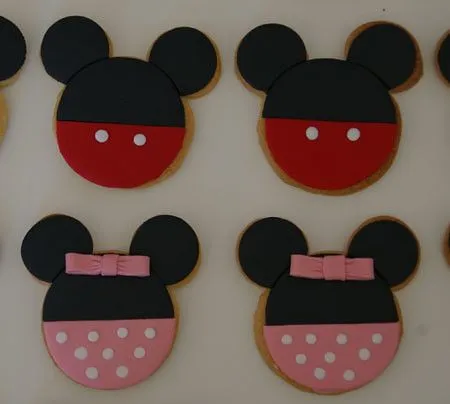 Galletas Mickey & Minnie Mouse | tartas y nubes de azúcar