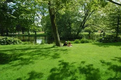 gambarkonekmelayu: Pareja de enamorados en un paisaje natural ... gambarkonekmelayu: Pareja de enamorados en un paisaje natural ...