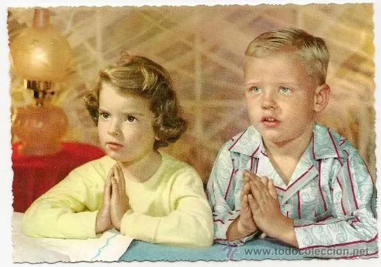 Gifs de niños y bebés: Imágenes de niños rezando