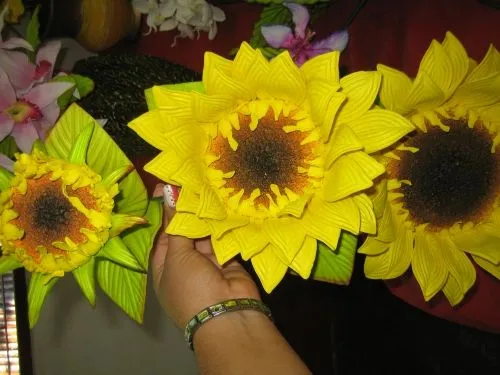 Como hacer flores de girasol en foami - Imagui