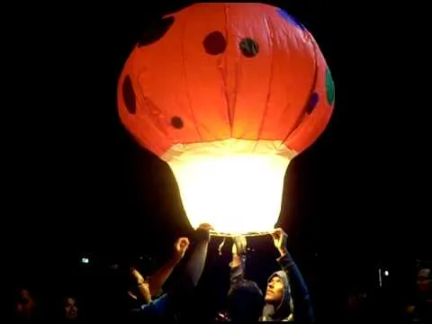 globo aerostatico de papel de china - YouTube