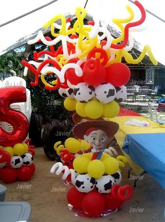 Toy Story Balloon Decor | Toy Story Party Ideas | Pinterest