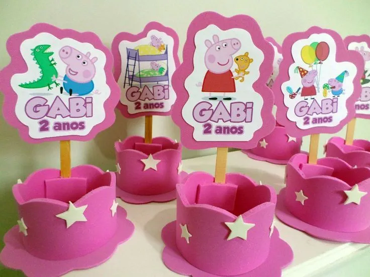 Peppa Pig on Pinterest | George Pig, Mesas and Cupcake Toppers
