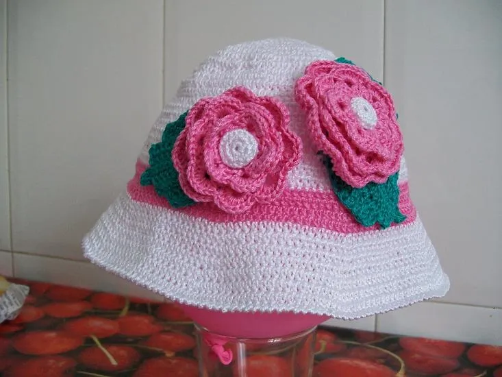 Gorras para niñas a crochet - Imagui
