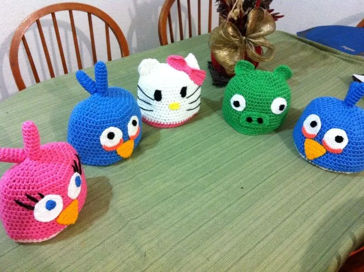 Gorros crochet Angry BIrds, Hello Kitty | Lanas | Pinterest