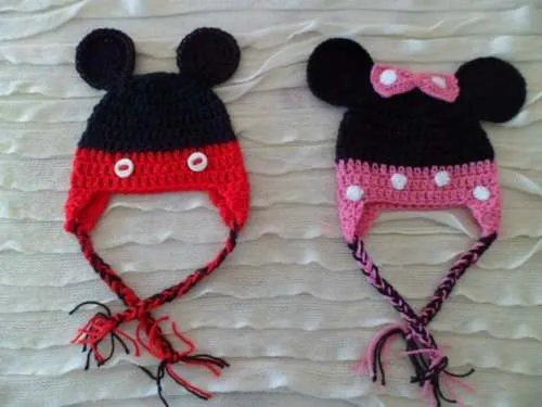 Gorros de Mickey y Minnie tejidos - Imagui