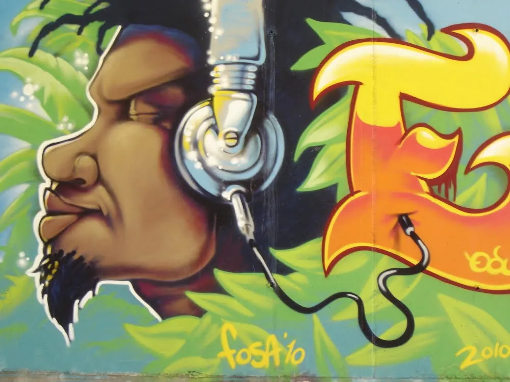 Graffiti: de Fosa(edu) en El Vendrell 22-5-2010