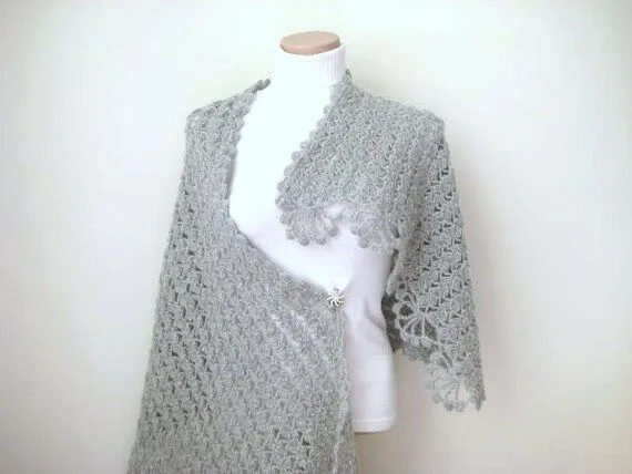 Gray Shawl Shiny Rectangular Grey Crochet Shawl GIFT por beeMAYA