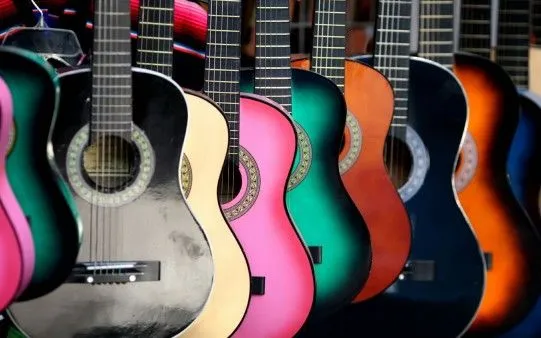 Guitarras de Colores - Fondos de Pantalla. Imágenes y Fotos ...