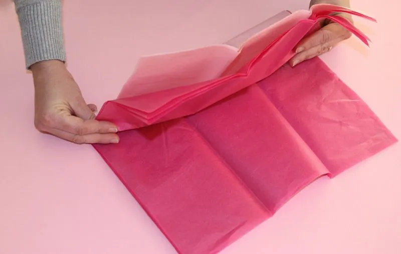 Con mucho gusto: Flores con papel. Tutorial paso a paso Con mucho gusto: Flores con papel. Tutorial paso a paso