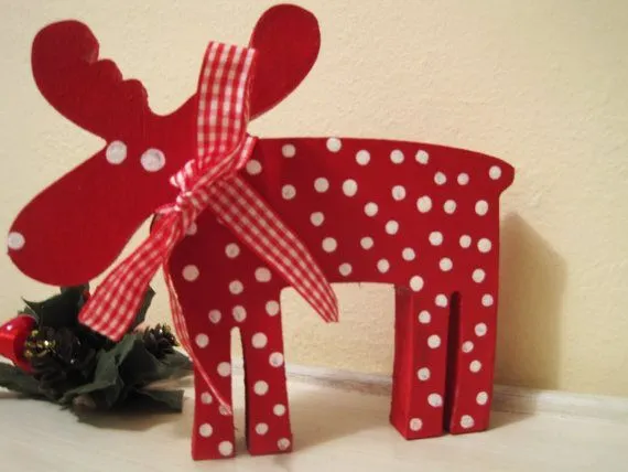 Hand painted wooden reindeer. Christmas ornament | Reindeer, Hands ...