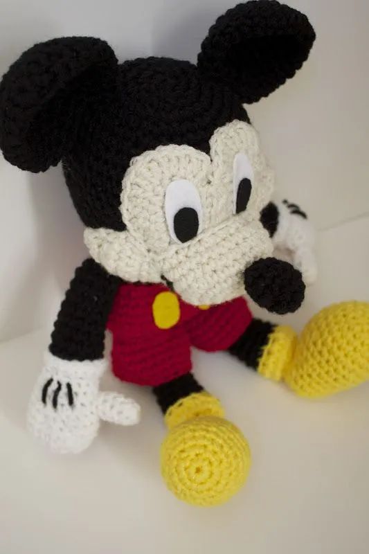 Handmade by Meg K: Crocheted Mickey Mouse [Pattern Review]
