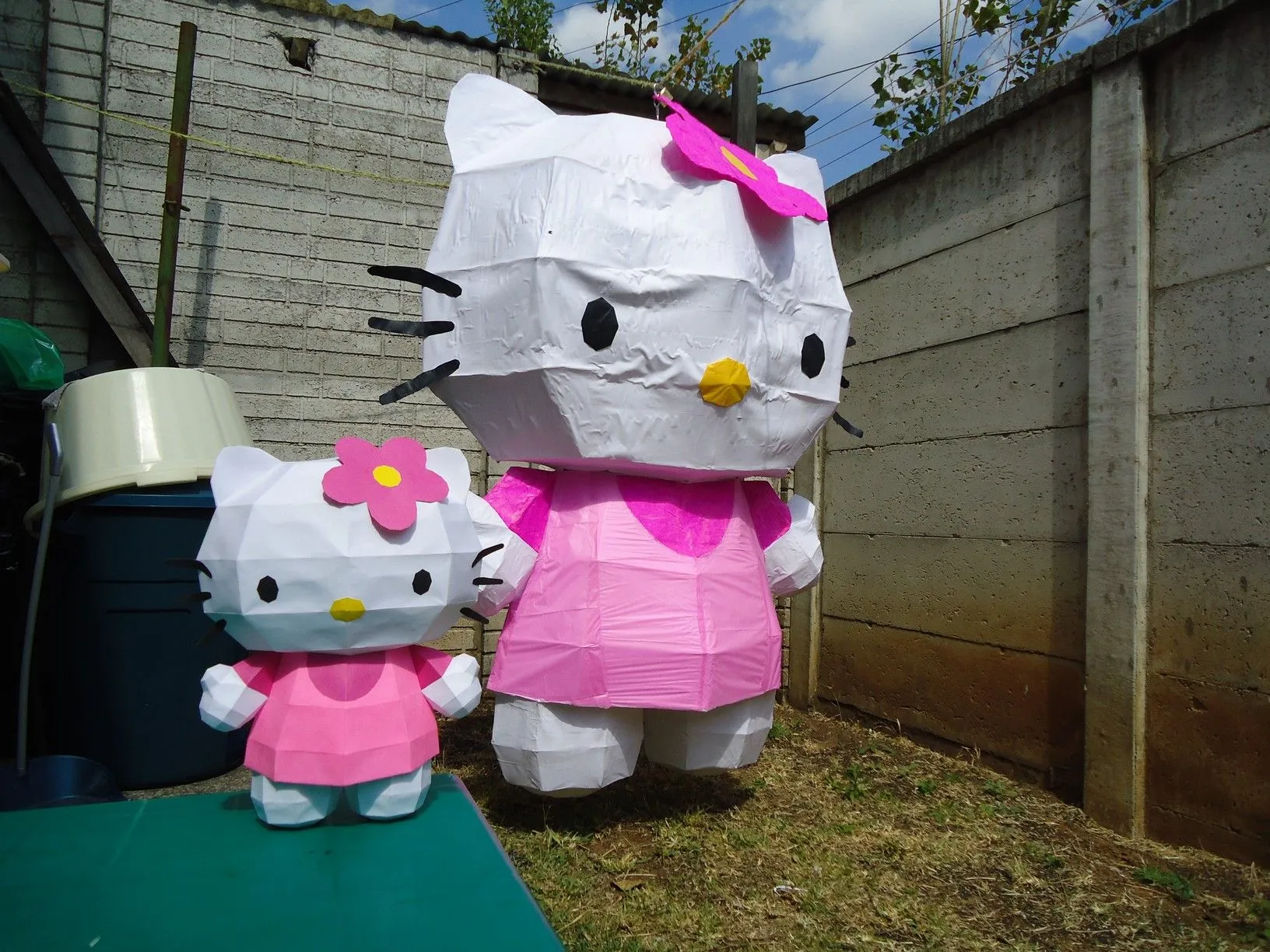 Hello Kitty (Big Model – Piñata) « PaperBotz