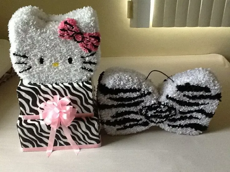 Hello Kitty Zebra Print, Money box and pinata. | Money boxes ...