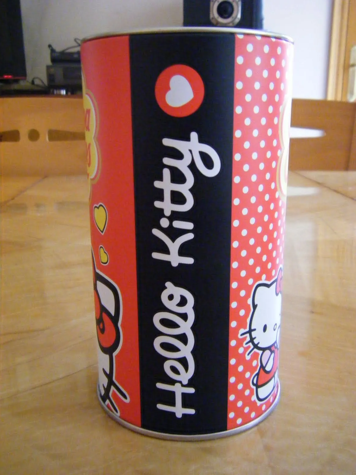 Hello Mayi!!!: Lata de Chupa Chups de Hello Kitty Hello Mayi!!!: Lata de Chupa Chups de Hello Kitty