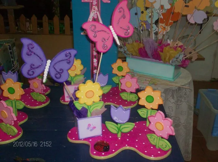 Hermoso centro de mesa Mariposas y Flores con tecnica de Pintura ...