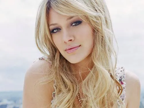 Hilary Duff sería la ex novia de Andrew Garfield - Generaccion.com