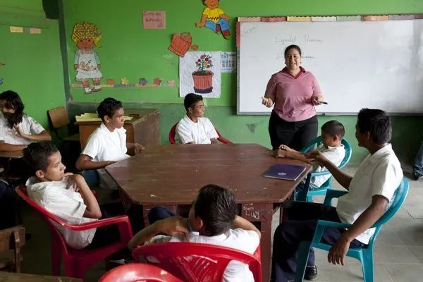 Honduras: promover valores humanitarios en las escuelas - CICR