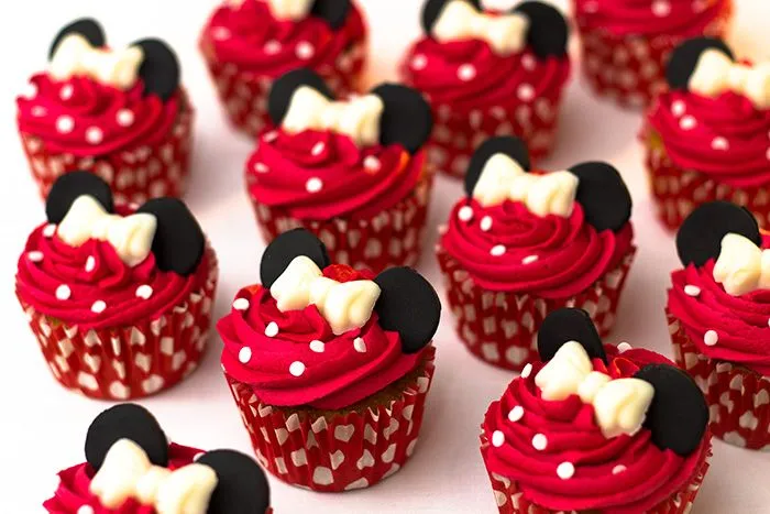 How to make Minnie Mouse Cupcakes - Sunday Baking