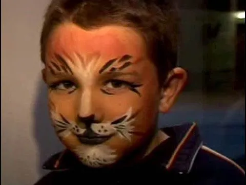 Cómo darse maquillaje para simular un tigre - YouTube
