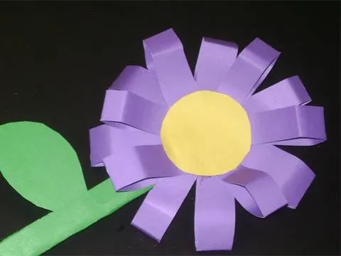 Como hacer una flor en 3D con cartulina o papel de construcción ...
