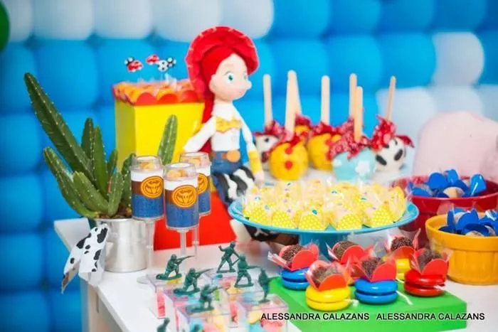 Idea de mesa de dulces cumpleaños Toy Story | Cumple Toy Story ...