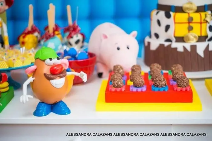 Idea de mesa de dulces cumpleaños Toy Story | Mesas de dulces ...