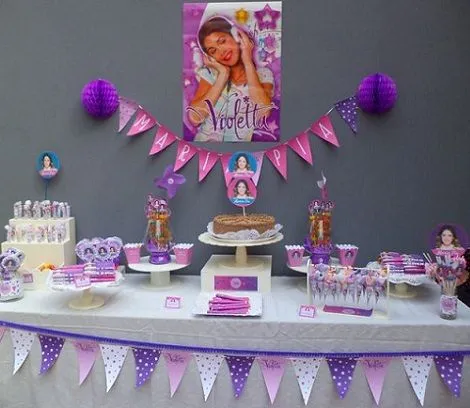 Ideas caseras para decorar una fiesta de Violetta