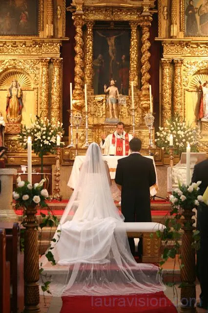 Iglesias en Bogotá para bodas: Iglesia Santa Bárbara de Usaquén