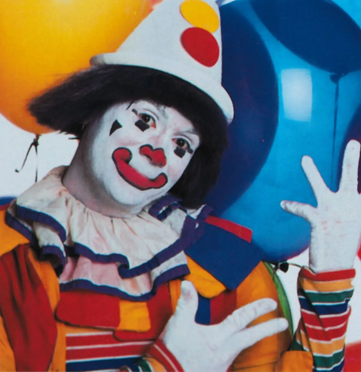TODO SIGUE IGUAL: PAN Y CIRCO. FANTASÍAS Y ACTOS DE FE TODO SIGUE IGUAL: PAN Y CIRCO. FANTASÍAS Y ACTOS DE FE