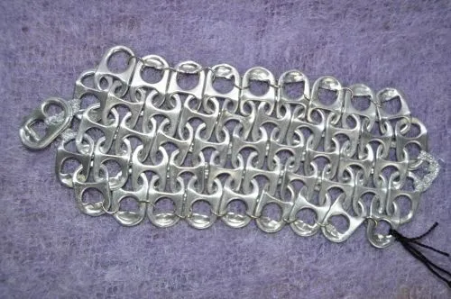 Imagen Brazalete de anillas de latas de refrescos - grupos ...