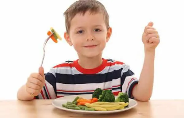 Cómo lograr que los niños coman sin tener que obligarlos?