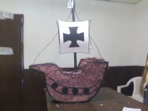 Imagen piñata de barco pirata - grupos.emagister.com