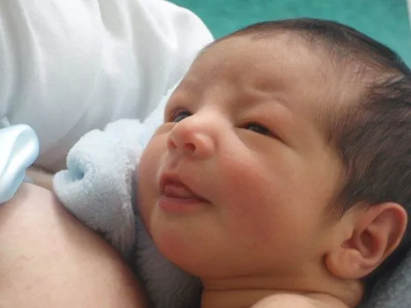 Bebés recien nacidos morenos lindos - Imagui