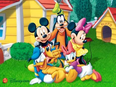 su novia minnie y sus amigos donald goofy y pluto